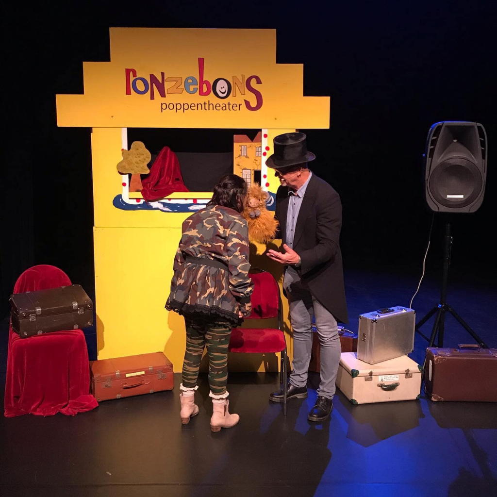 Poppenkast show huren boeken voor kinderen theater
